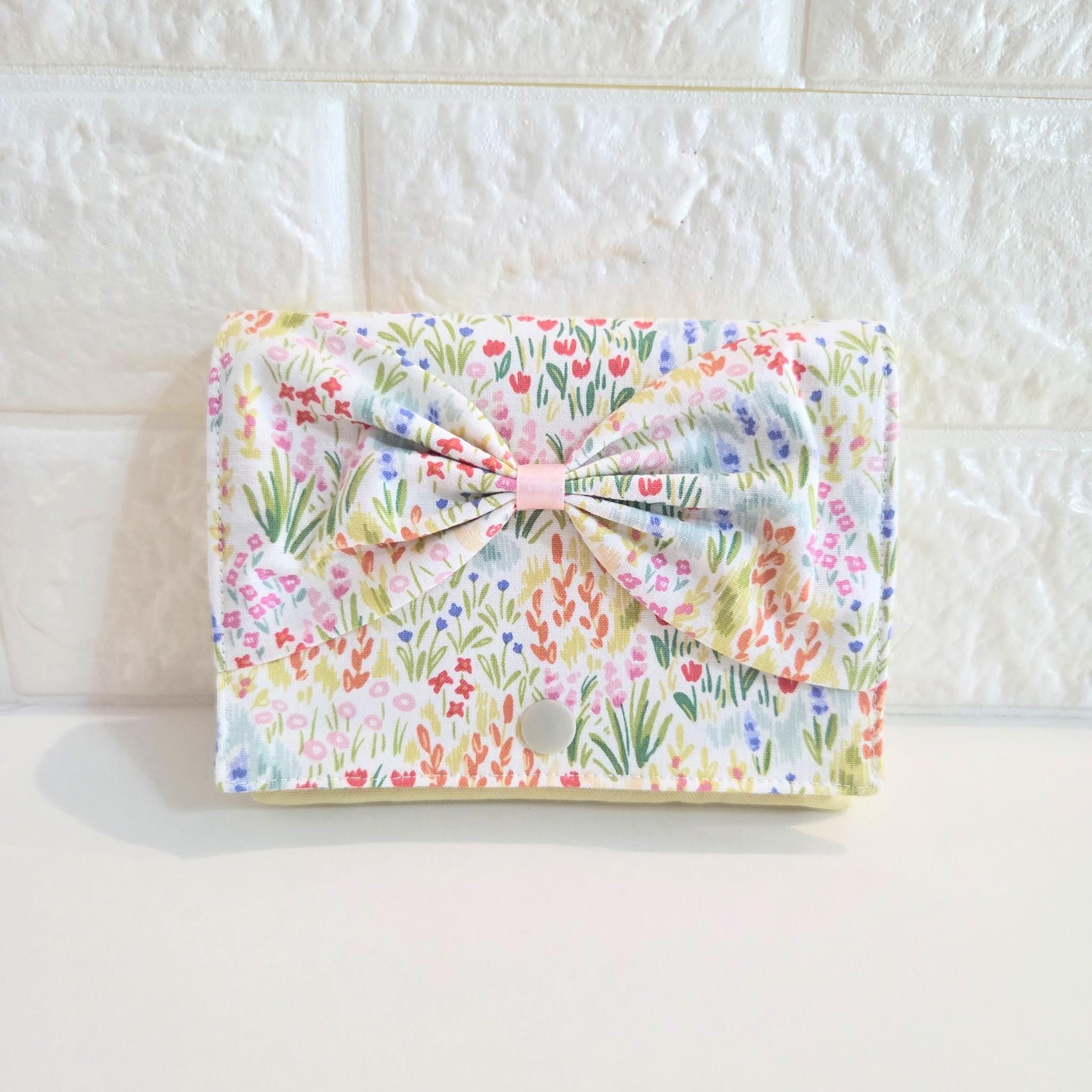 リボンが可愛い♪2ポケット＆ティッシュケース付き移動ポケット